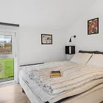Elbert - 100m From The Sea By Interhome Nyaraló *