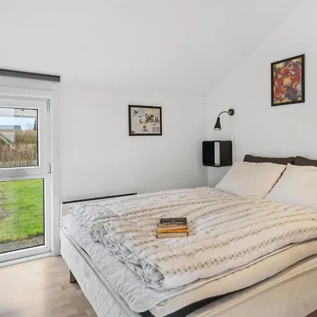 Elbert - 100m From The Sea By Interhome Feriehus *