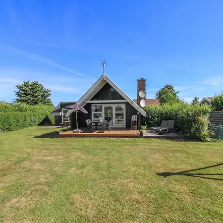 Elbert - 100m From The Sea By Interhome