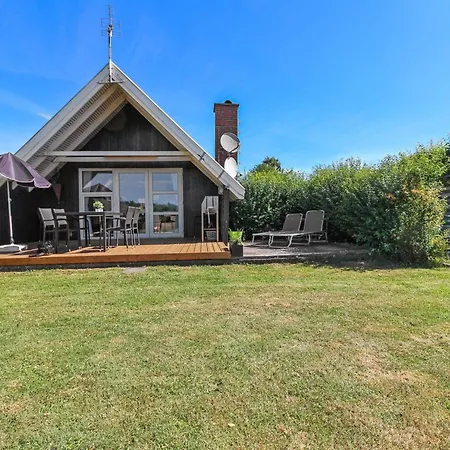 Elbert - 100m From The Sea By Interhome