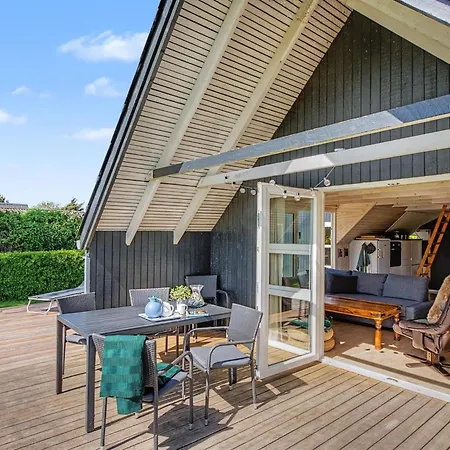 Elbert - 100m From The Sea By Interhome Ferienhaus